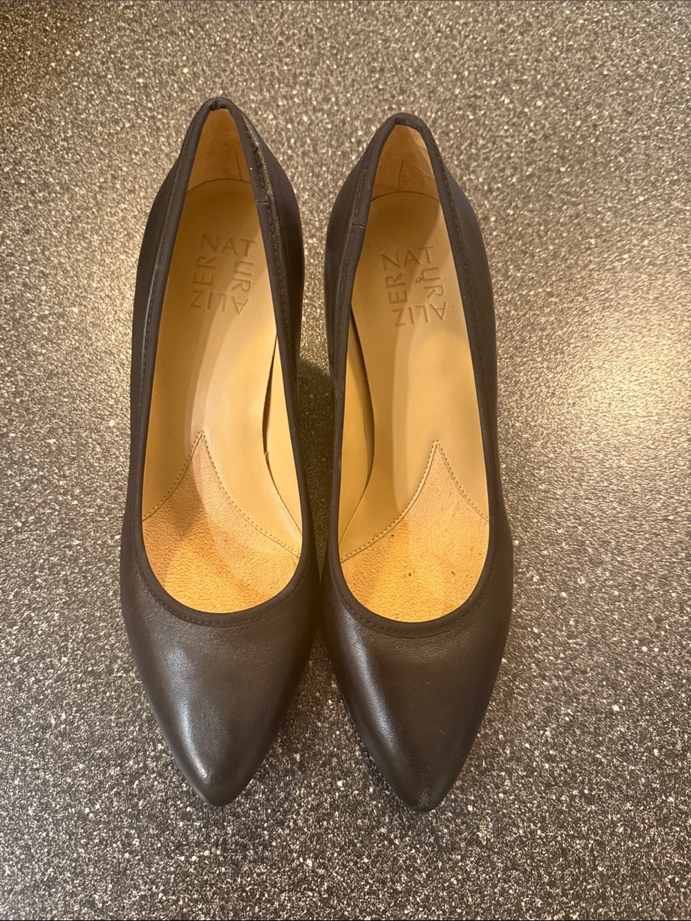 Women’s Naturalizer Black leather heels - size 7.5